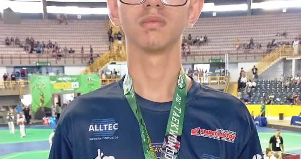 enzo-mariano.jpg