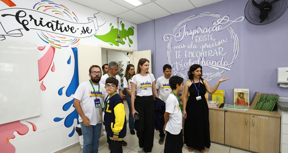 Projeto Sócios-Mirins visita o MIC. Foto: Claudio Vieira/PMSJC 05-11-2025 