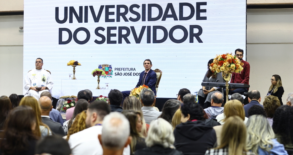 Cerimônia em comemoração ao Dia do Servidor Público. Foto: Claudio Vieira/PMSJC 22-10-2025
