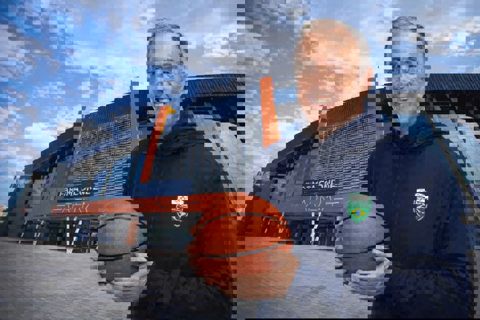 A abertura do evento acontece na sexta-feira (20), às 19h30, na Farma Conde Arena