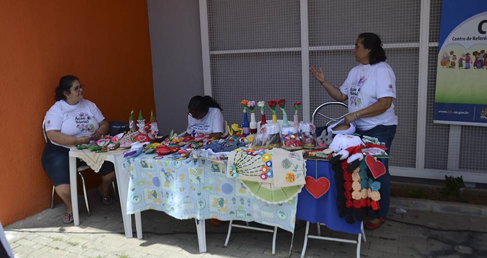 acao-social-do-cras-no-mini-shopping-castelli-07-12-2019-lucas-cabral-05.jpg