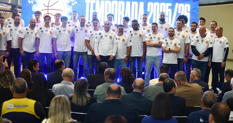 Apresentação do time de basquete masculino. Foto: Claudio Vieira/PMSJC 22-07-2025