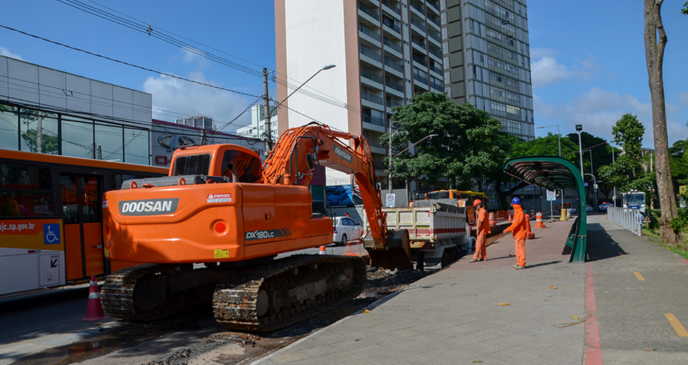 recuperacao-do-asfalto-av-sao-jose-17-04-2019-lucas-cabral-01.jpg