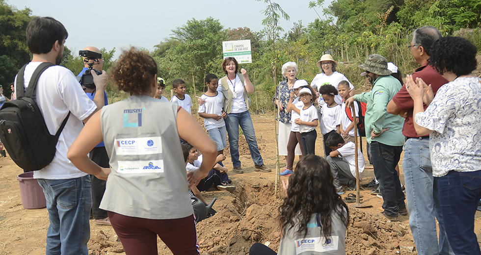 plantio-de-arvores-area-de-preservacao-permanente-corrego-alambari-20-09-2019-lucas-cabral-45.jpg