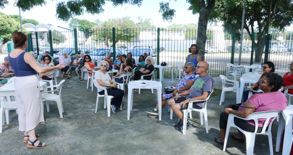 idosos-visitam-museu-interativo-de-ciencias-mic-fotosadenir-brittopmsjc-0903_52736878114_o.jpg