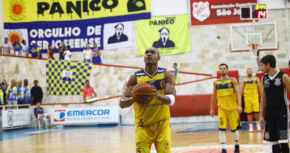 liga_ouro_basquete_76-claudio_vieira.jpg