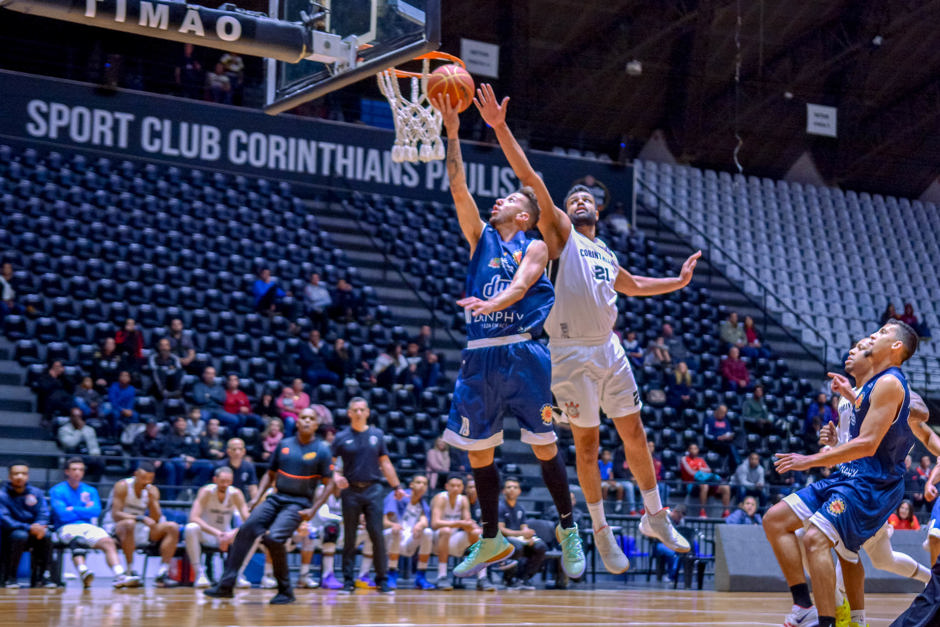 basquete-corinthians-x-sj-5-22-ago.jpg