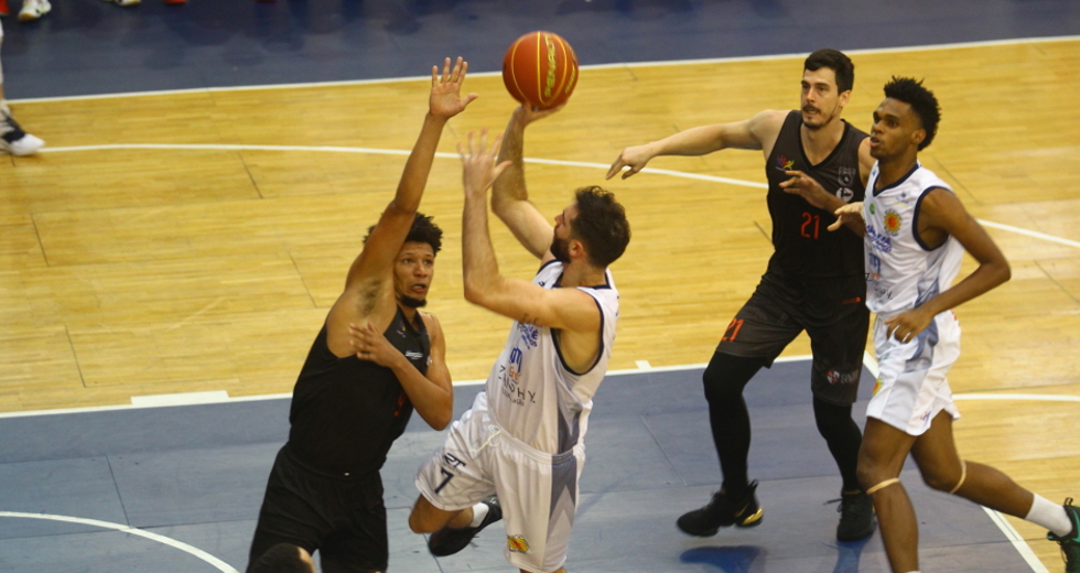cv__5272_claudio_vieira.jpg