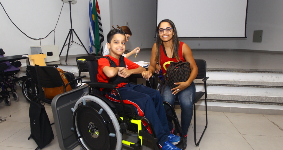entrega_cadeiras_rodas-4-claudio_vieira-05122017.jpg