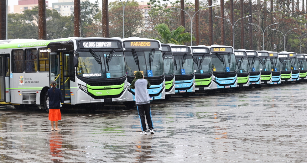 Coletiva de apresentação dos novos ônibus da frota da cidade. Foto: Claudio Vieira/PMSJC 25-07-2025   