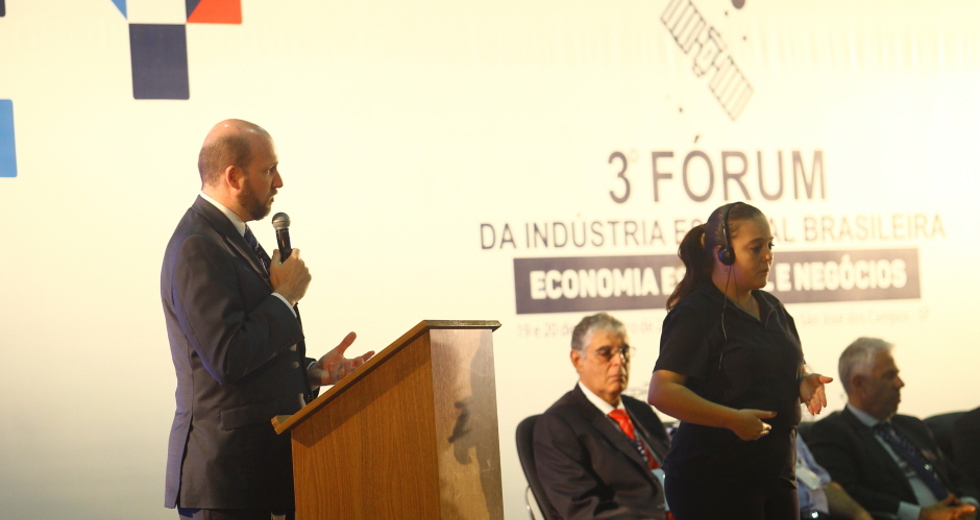 cv__8152_claudio_vieira.jpg