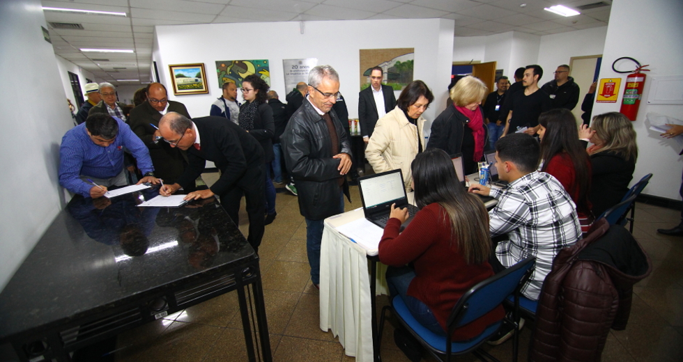 cv__2040_claudio_vieira.jpg