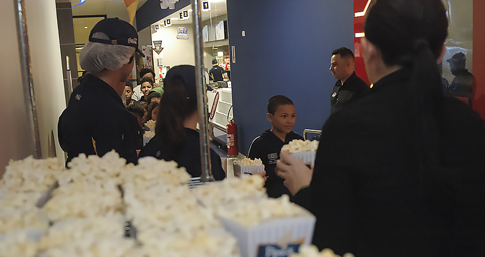 cinema-com-alunos-da-fundhas-27-09-2019-lucas-cabral-44.jpg