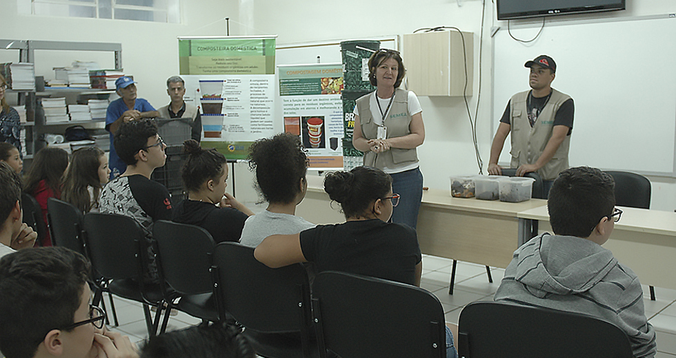plantio-de-mudas-escola-municipal-ana-berling-24-09-2019-lucas-cabral-01.jpg