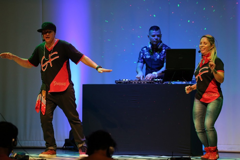 retr_dancing__site_velho_2.jpg