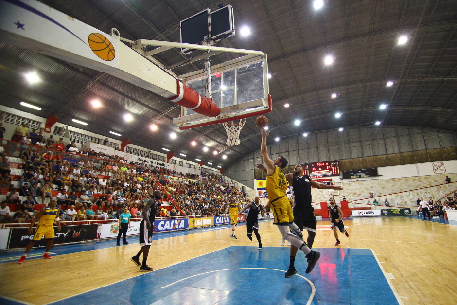 liga_ouro_basquete_71-claudio_vieira.jpg
