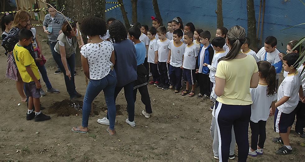 plantio-de-mudas-escola-municipal-ana-berling-24-09-2019-lucas-cabral-06.jpg