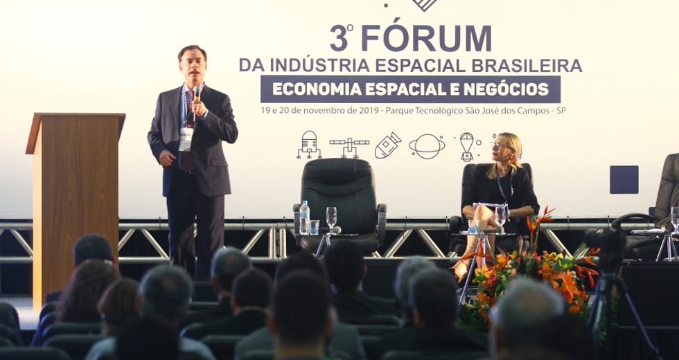 cv__8381_claudio_vieira.jpg