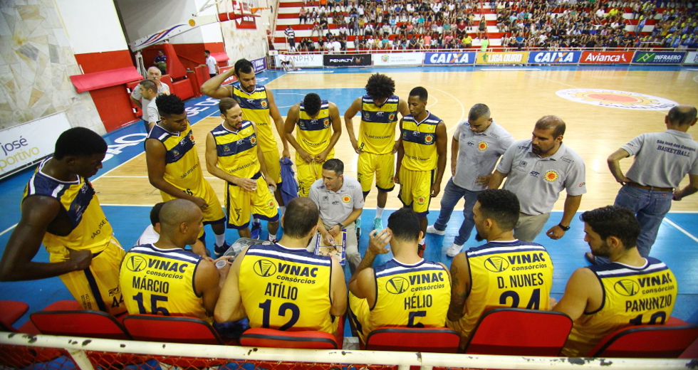 liga_ouro_basquete_15-claudio_vieira.jpg