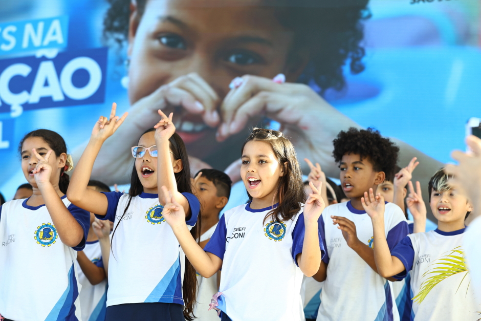 Anúncios das novidades na Educação e certificação 5.0 Emefi Ronconi no Jardim Jussara. Foto: Claudio Vieira/PMSJC 03-09-2025 