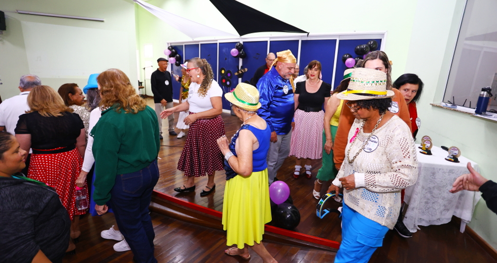 The Vovoice na Casa do Idoso Sul. Foto: Claudio Vieira/PMSJC 31-10-2025  