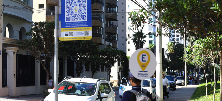 Com a Zona Azul Virtual é possível estacionar apenas com a leitura de um QR Code