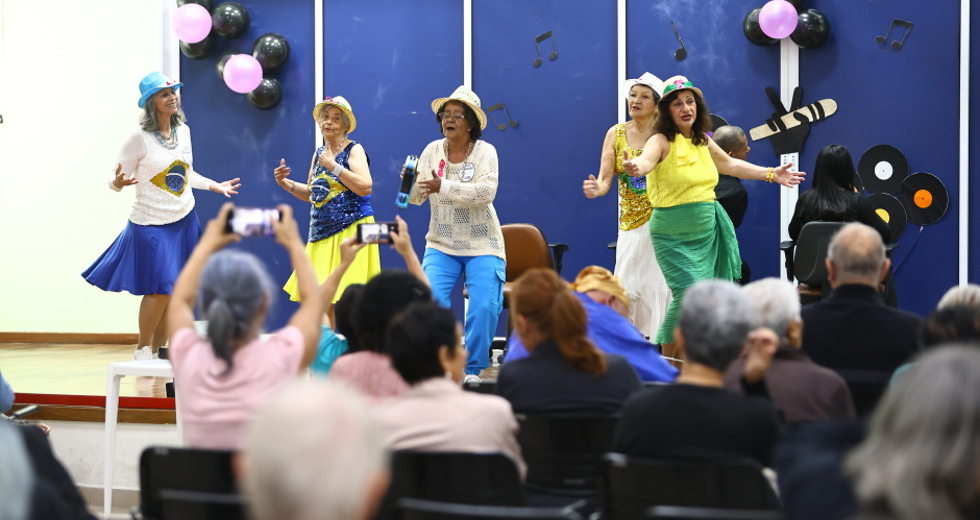 The Vovoice na Casa do Idoso Sul. Foto: Claudio Vieira/PMSJC 31-10-2025  