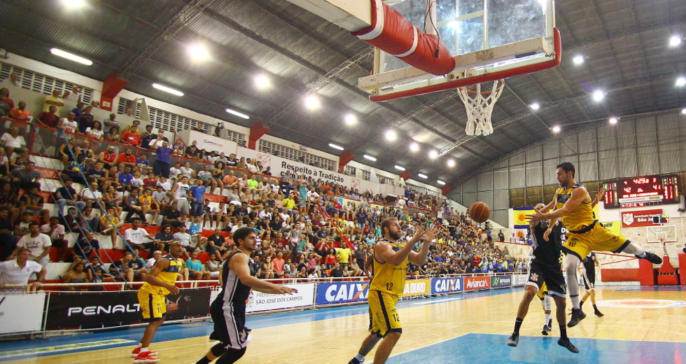 liga_ouro_basquete_72-claudio_vieira.jpg