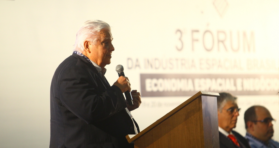 cv__8080_claudio_vieira.jpg