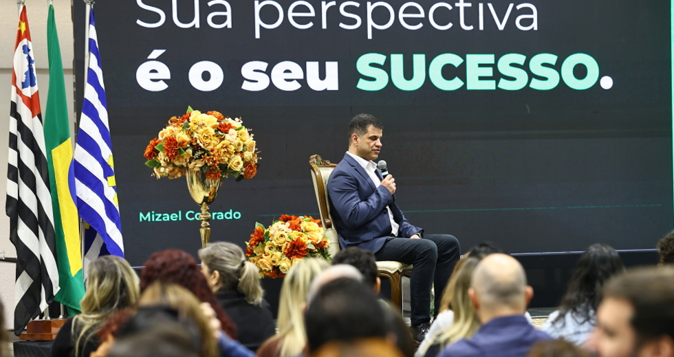 Cerimônia em comemoração ao Dia do Servidor Público. Foto: Claudio Vieira/PMSJC 22-10-2025