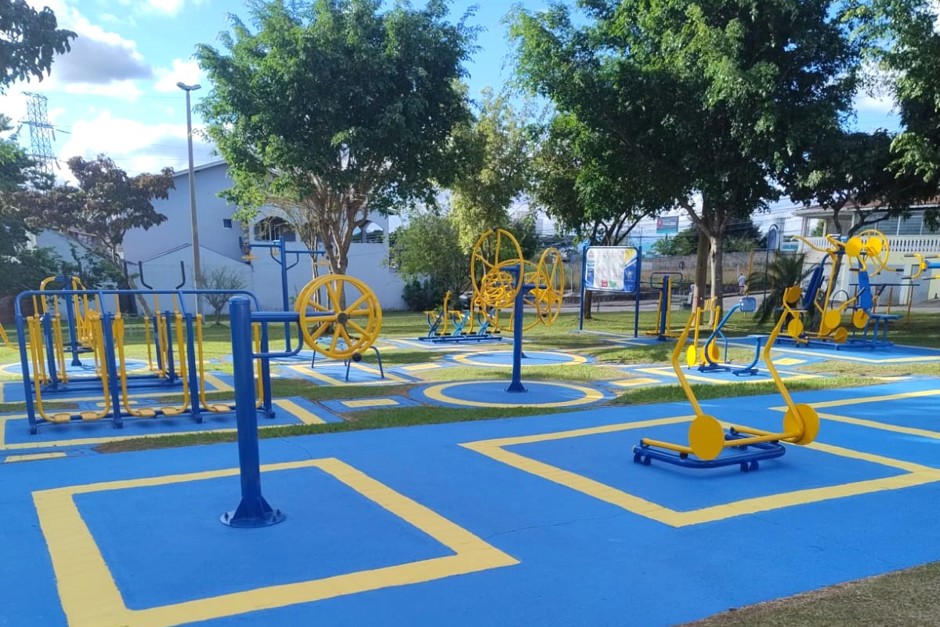 Pinturas em equipamentos públicos