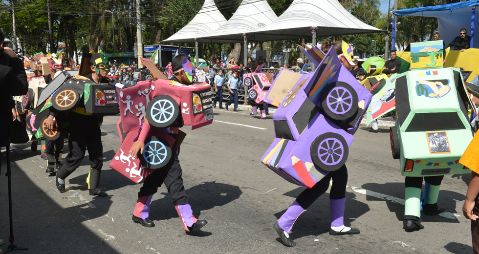 desfile-civico-1.jpg