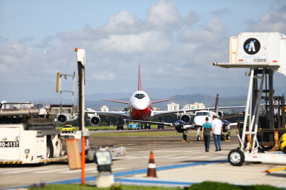 aeroporto-operacao-de-carga.jpg