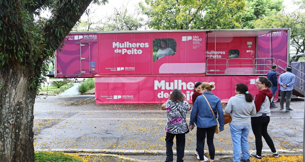 Carreta da Mamografia e Empreendedorismo - SP POR TODAS. Foto: Claudio Vieira/PMSJC 29-10-2025 