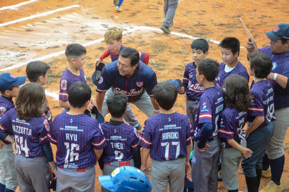 Equipe pré-infantil de beisebol de São José dos Campos
