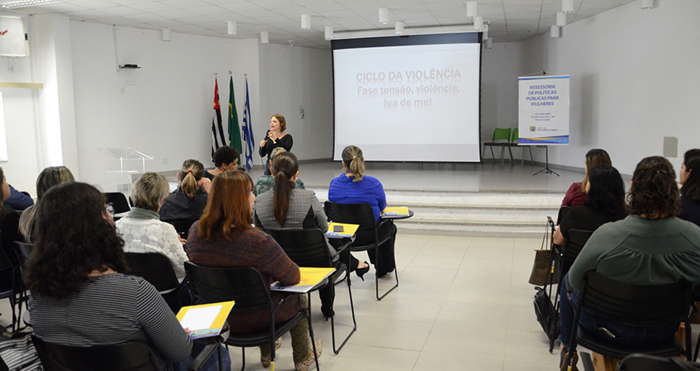capacitacao-para-rede-de-atendimento-as-mulheres-26-06-2019-lucas-cabral-08.jpg