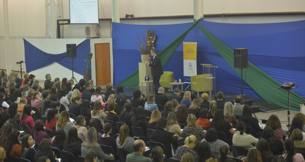 seminario-educacao-empreendedora-23-05-2019-lucas-cabral-10.jpg
