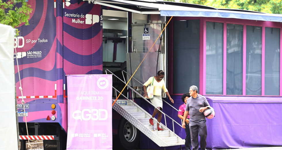 Carreta da Mamografia e Empreendedorismo - SP POR TODAS. Foto: Claudio Vieira/PMSJC 29-10-2025