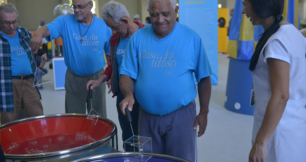 visita-casa-do-idoso-ao-museu-interativo-de-ciencias-20-05-2019-lucas-cabral-05.jpg