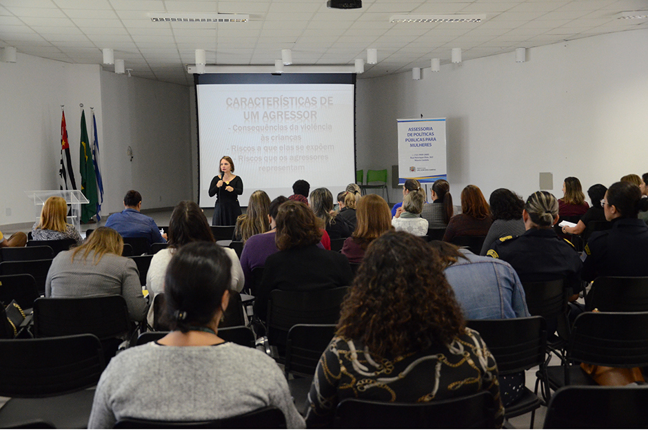 capacitacao-para-rede-de-atendimento-as-mulheres-26-06-2019-lucas-cabral-13.jpg