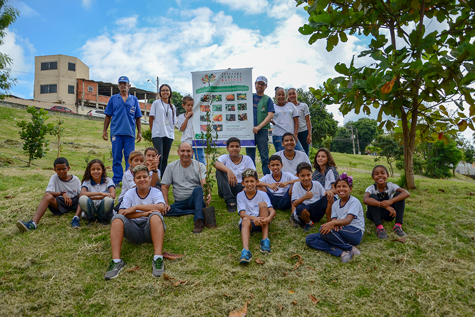plantio-arvores-frutiferas-av-teotonio-vilela-28-03-2019-lucas-cabral-09.jpg
