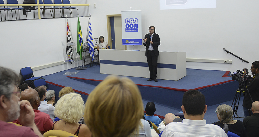 palestra-comemorativa-29-anos-codigo-do-consumidor-13-09-2019-lucas-cabral-03.jpg