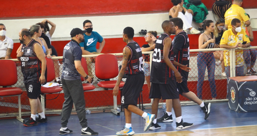 cv__4491_claudio_vieira.jpg