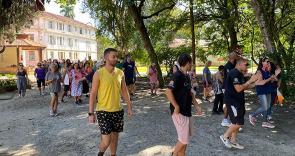 Grito de Carnaval dos frequentadores das Casas do Idoso no Parque Vicentina Aranha