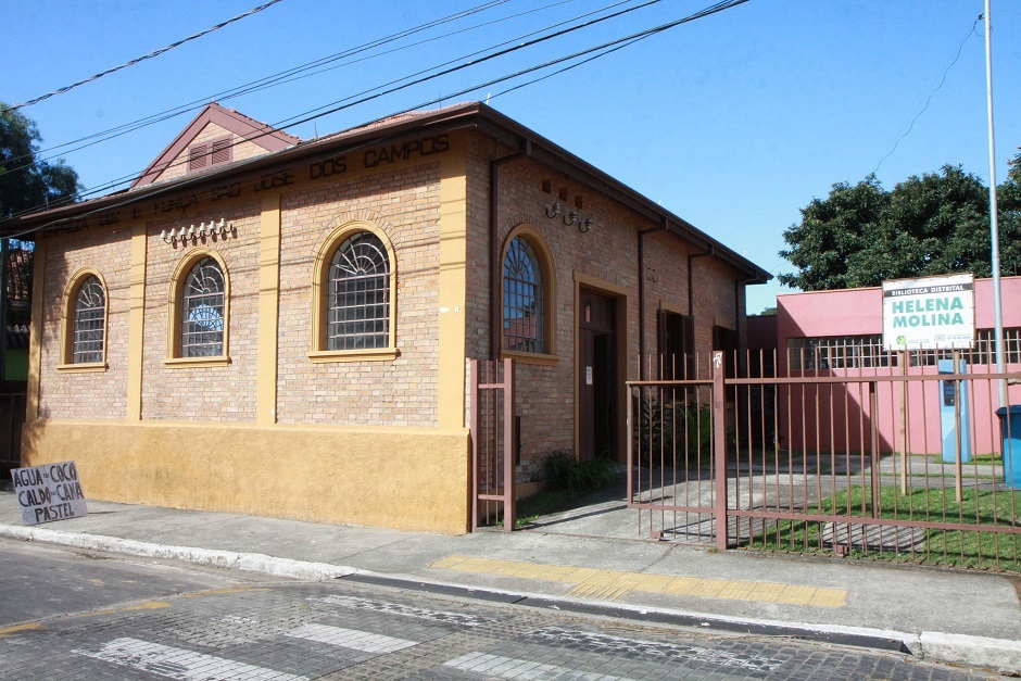 biblioteca-helena-molina.jpg