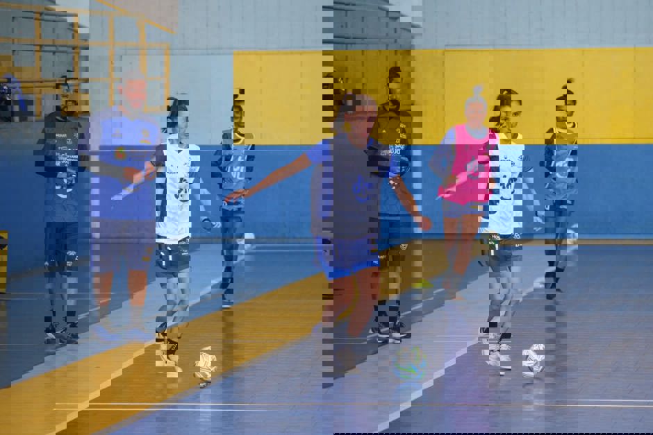 treino-futsal-feminino-2.jpg
