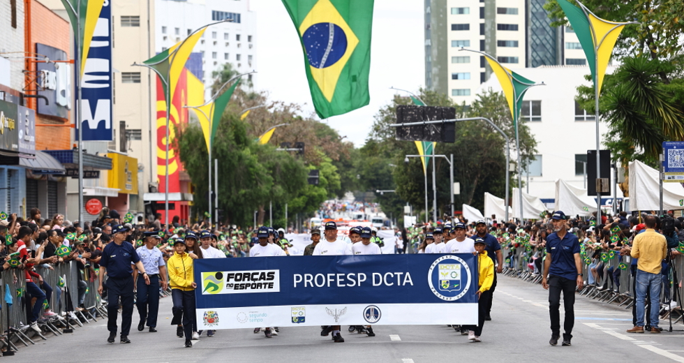 7 de Setembro Dia da Independência - Desfile cívico-militar na Rua 15 de Novembro. Foto: Claudio Vieira/PMSJC 07-09-2025 