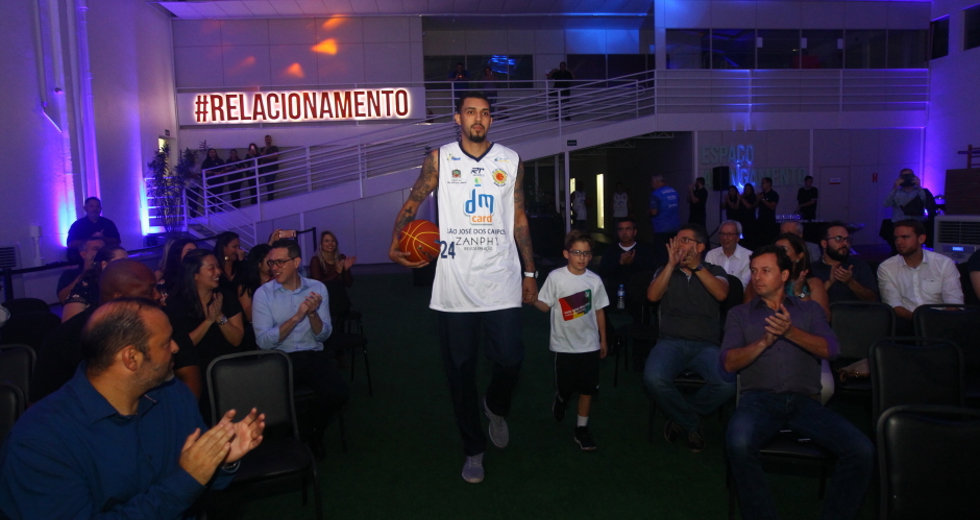cv__9045-claudio_vieira.jpg