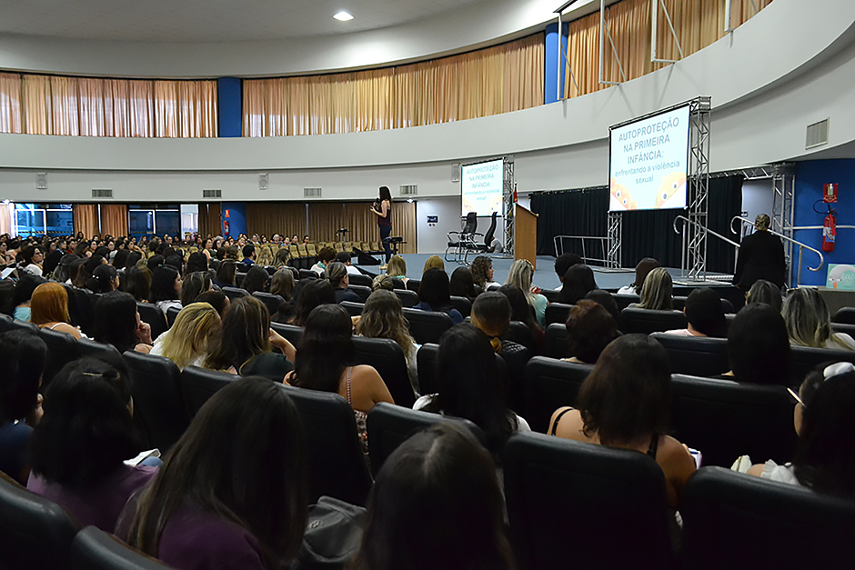 palestra-o-cuidado-com-a-primeira-infancia-03-10-2019-lucas-cabral-47.jpg