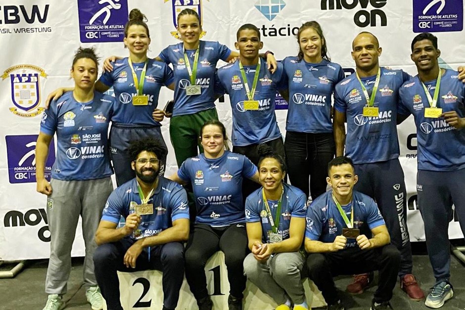 São José gana 27 medallas en 4 torneos de lucha libre